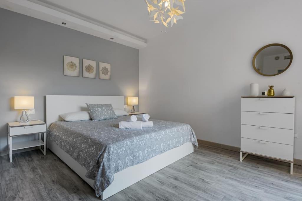 Charming 3br 3 Min. Away From The Apartamento